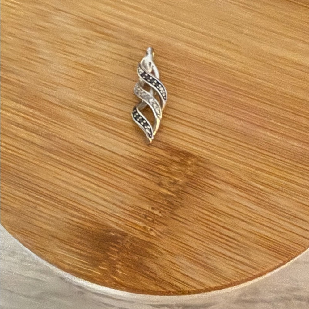 Elegant Silver and Black Swirl Pendant
